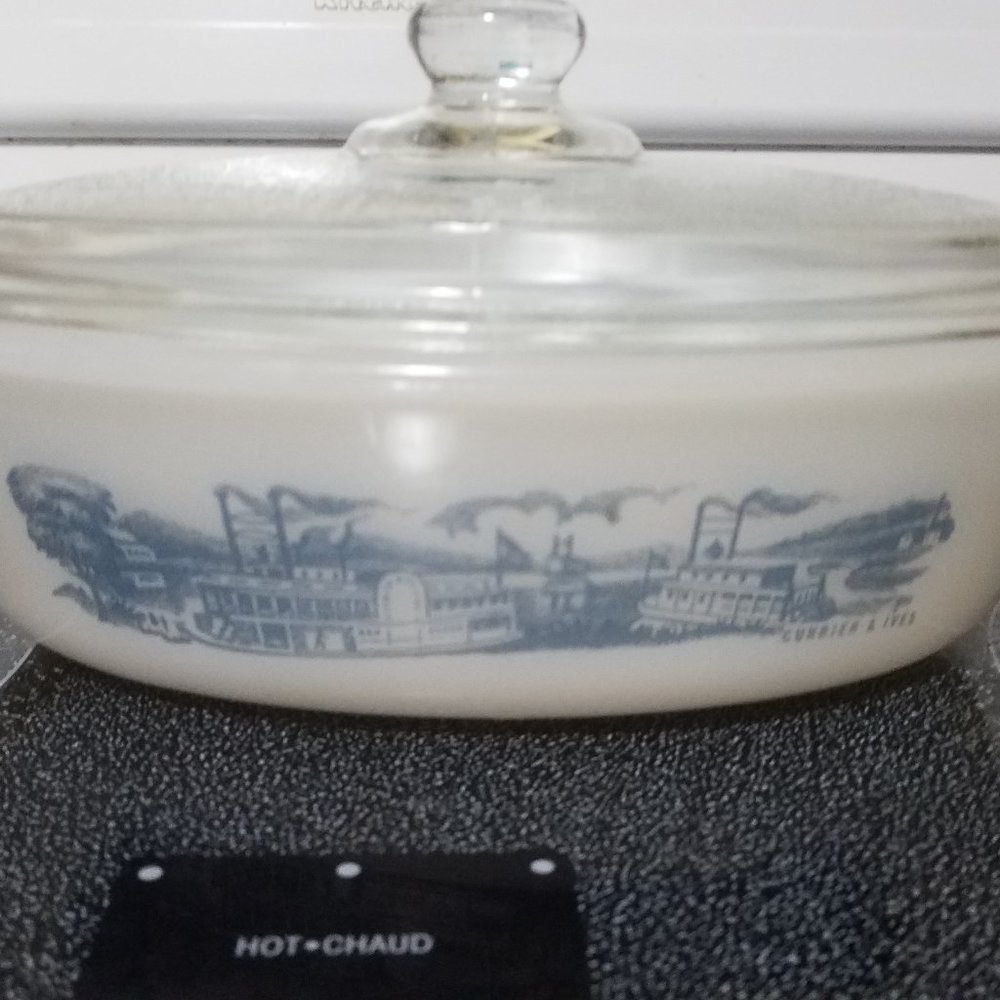 Midcentury Currier and Ives design Glasbak 3cup baking dish with lid